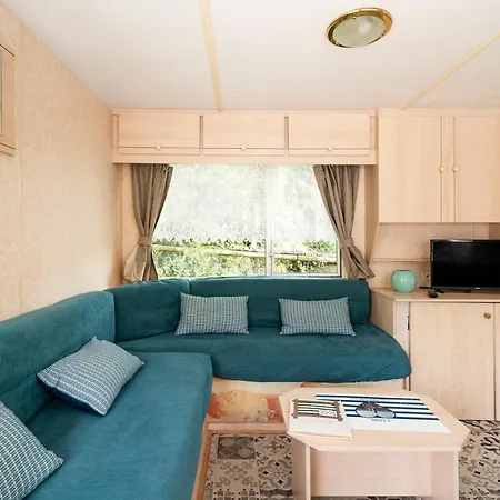 Mobilhome Capacite 2 A 4 Personnes Kemping Pluduno