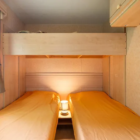 Campsite Mobilhome Capacite 2 A 4 Personnes Pluduno